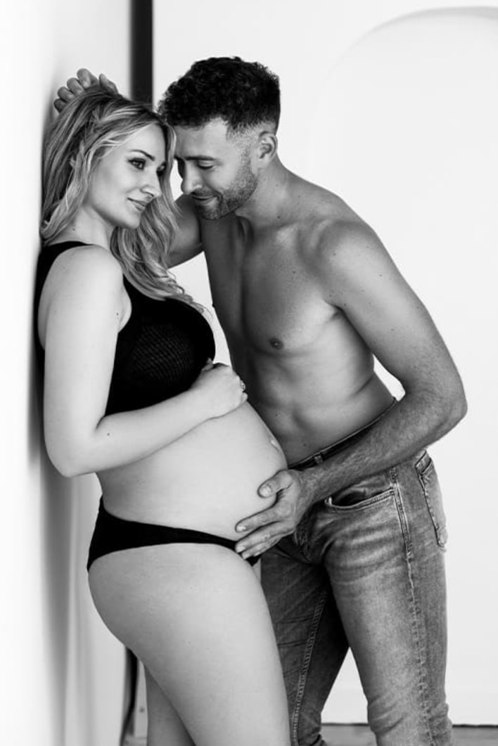 Babybauchshooting mit Partner Hückelhoven